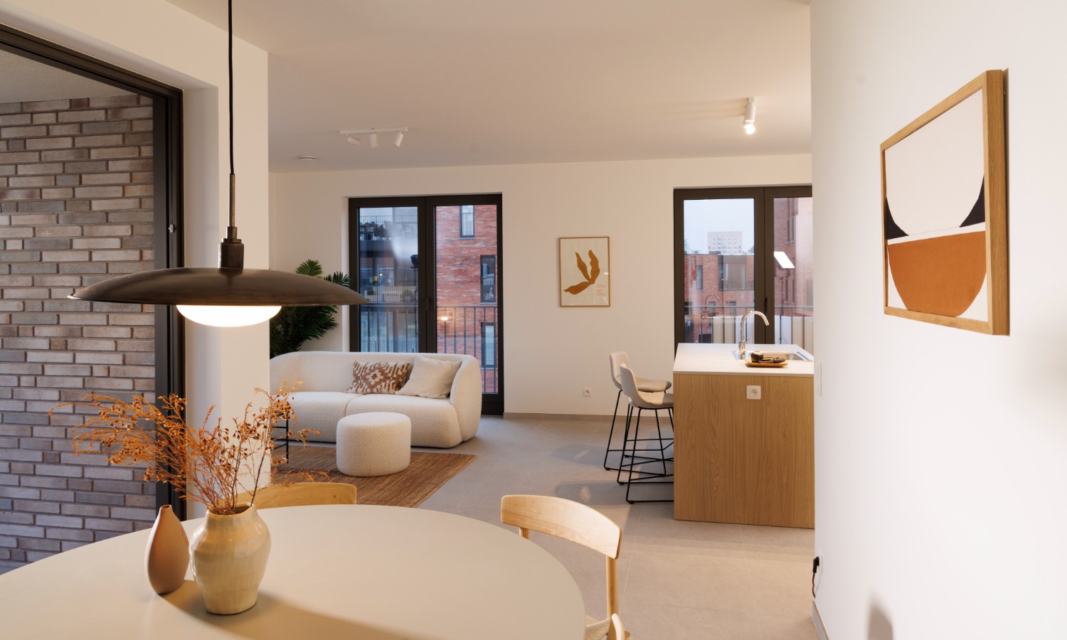 Geel Villa Spoorbloem Kijk Appartement leefruimte woonkamer keuken 