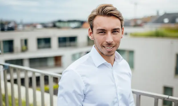 Portret van Thomas Verhelle op een werf