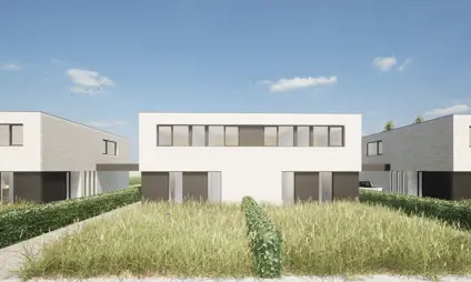 Villa moderne en construction neuve avec jardin devant donnant sur la rue